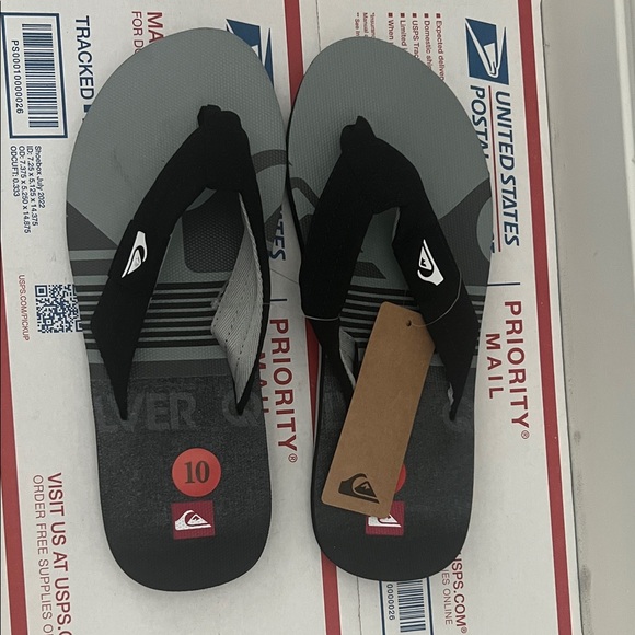 Quiksilver Black and Gray Sandals - Picture 1 of 2